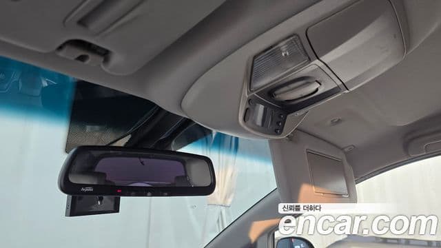 KG모빌리티(SsangYong) Korando 투리스모 2WD LT 9인승, 2015 17