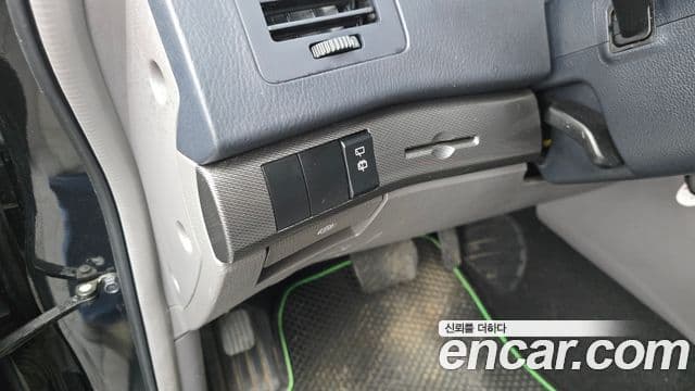 KG모빌리티(SsangYong) Korando 투리스모 2WD LT 9인승, 2015 18