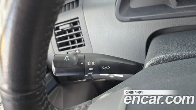 KG모빌리티(SsangYong) Korando 투리스모 2WD LT 9인승, 2015 19