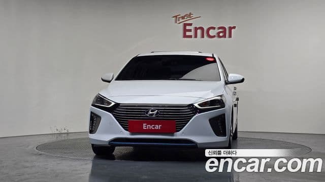 Hyundai Ioniq гибрид, 2019 3