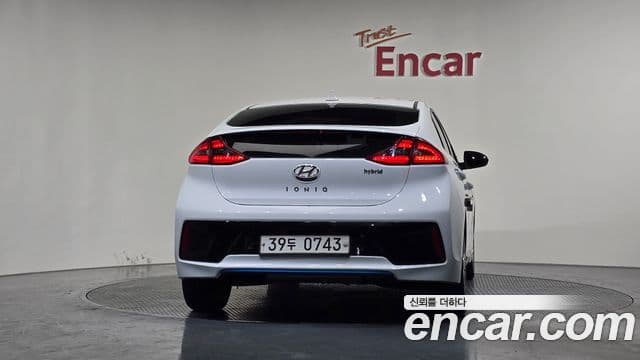 Hyundai Ioniq гибрид, 2019 4