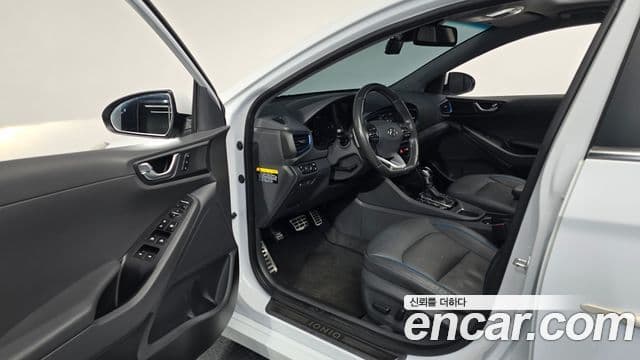 Hyundai Ioniq гибрид, 2019 10