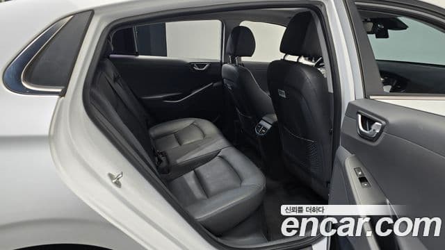 Hyundai Ioniq гибрид, 2019 12