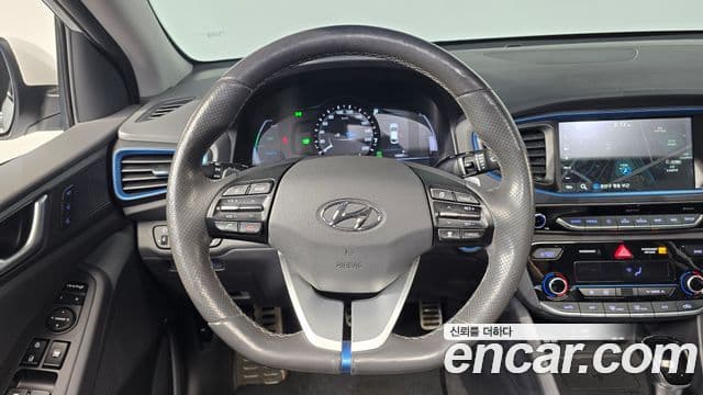 Hyundai Ioniq гибрид, 2019 13