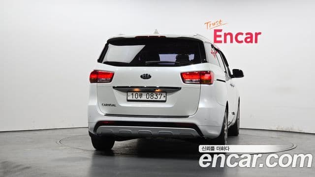 Kia All New Carnival Prestige, 2016 4