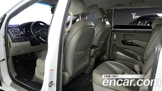 Kia All New Carnival Prestige, 2016 11