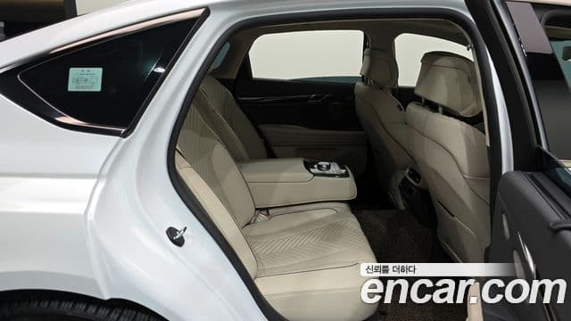 Genesis G80 (RG3) бензин 2.5 турбо AWD, 2024 12