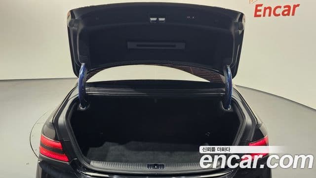 Genesis G90 Luxury, 2019 20