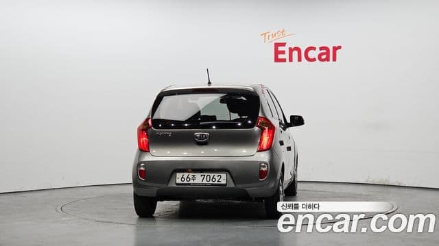 Kia All New Morning Deluxe Trendy, 2014 4