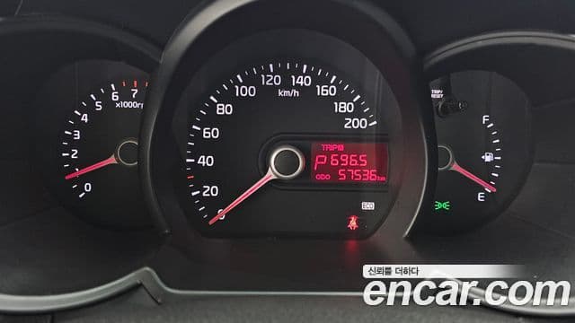 Kia All New Morning Deluxe Trendy, 2014 8