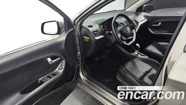 Kia All New Morning Deluxe Trendy, 2014 11