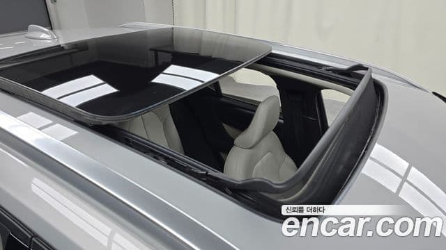 Volvo XC40 B4 Ultra Bright, 2025 18