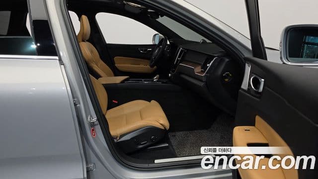 Volvo XC60 2세대 B5 Inscription, 2022 11
