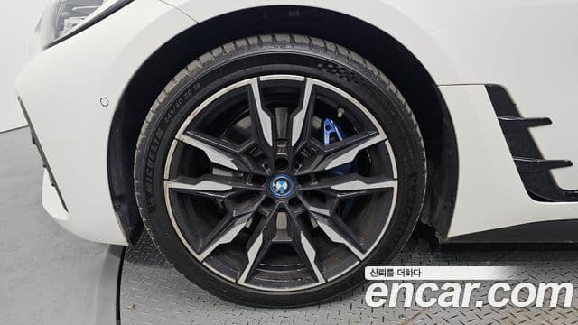 BMW i4, 2024 все фото