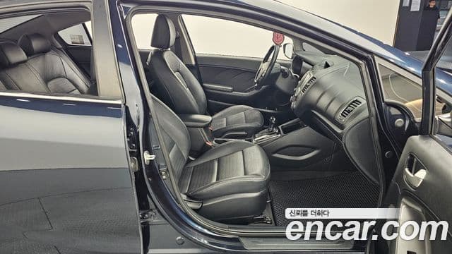 Kia The / новый New K3 Style, 2017 10