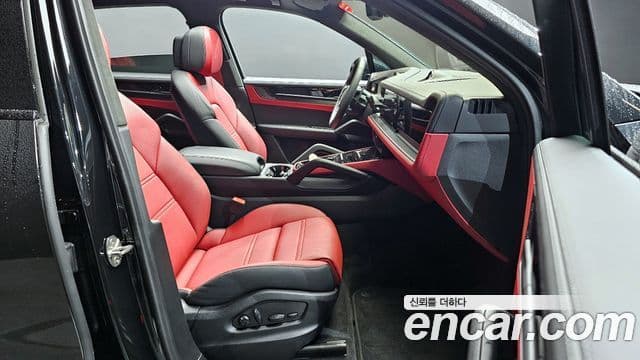 Porsche Cayenne (PO536) 4.0 GTS, 2025 10