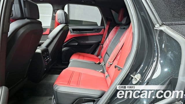 Porsche Cayenne (PO536) 4.0 GTS, 2025 12