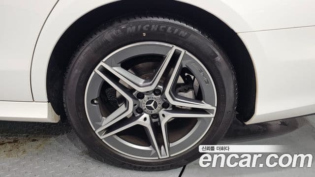 Mercedes-Benz E-класс W213 AMG Line, 2023 все фото