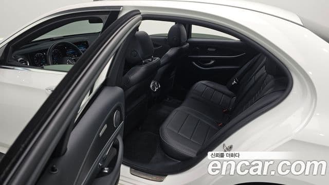 Mercedes-Benz E-класс W213 AMG Line, 2023 13