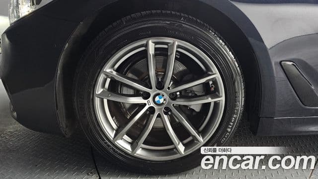 BMW 5시리즈 (G30) 520d M Sport Plus, 2018 все фото