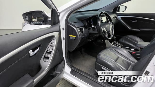 Hyundai i30(новый кузов / новое поколение) 1.6 GDI PYL, 2015 10