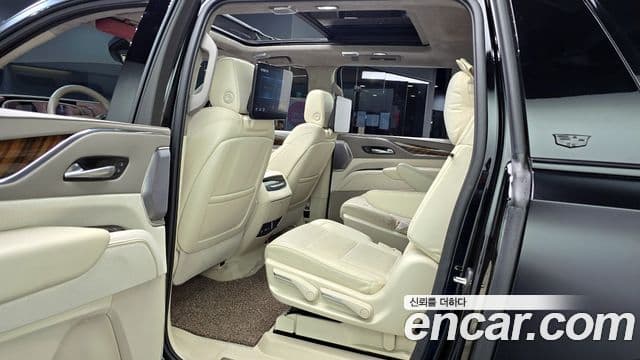 Cadillac Escalade 5세대 ESV Sport Platinum, 2023 12