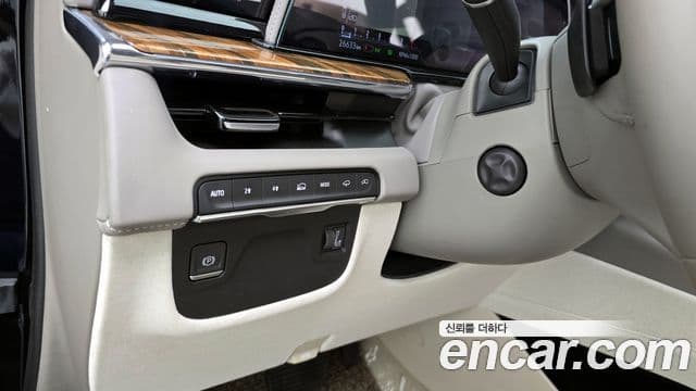 Cadillac Escalade 5세대 ESV Sport Platinum, 2023 19