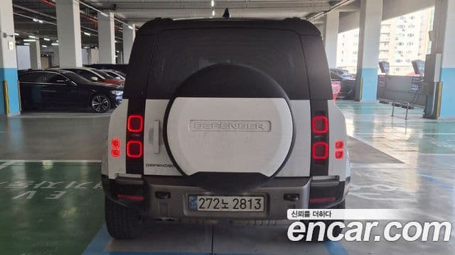 Land Rover Defender (L663) 110 D250 X-Dynamic SE, 2025 4