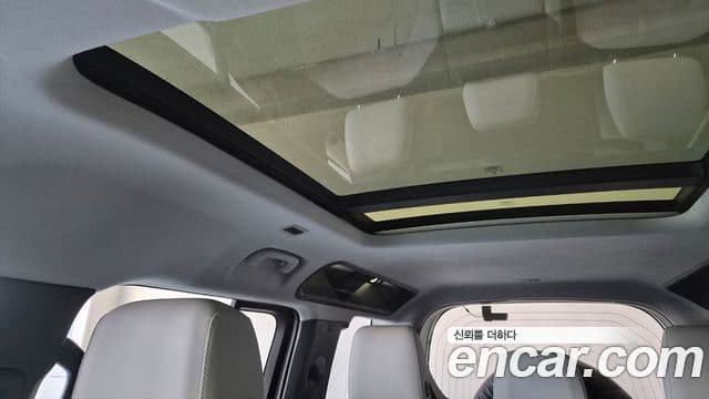 Land Rover Defender (L663) 110 D250 X-Dynamic SE, 2025 9