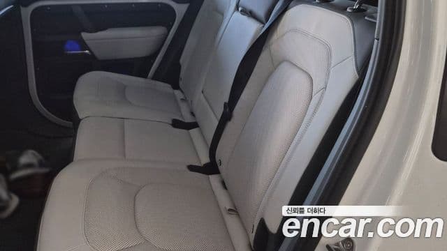 Land Rover Defender (L663) 110 D250 X-Dynamic SE, 2025 11