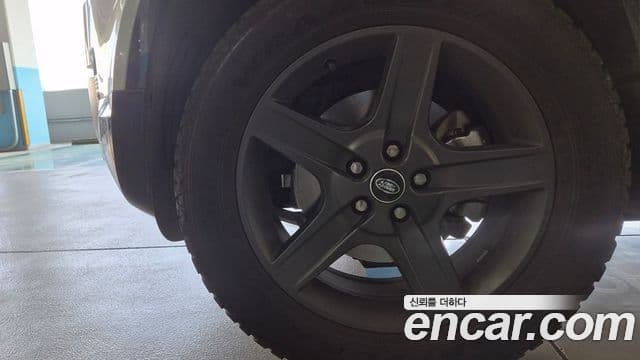 Land Rover Defender (L663) 110 D250 X-Dynamic SE, 2025 12