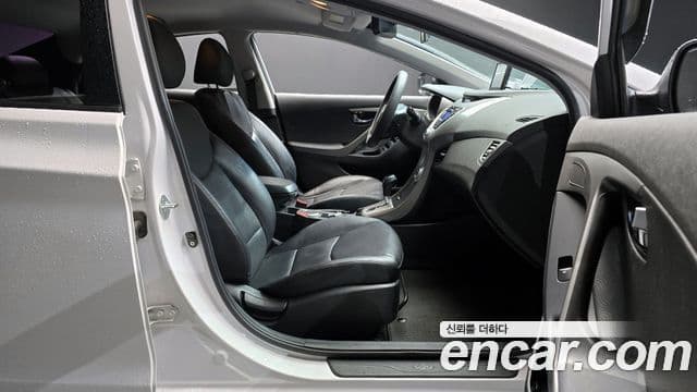 Hyundai Avante MD Premier, 2012 10