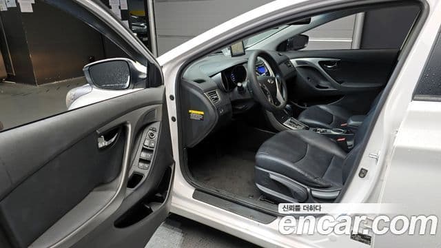 Hyundai Avante MD Premier, 2012 11