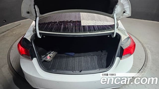 Hyundai Avante MD Premier, 2012 20