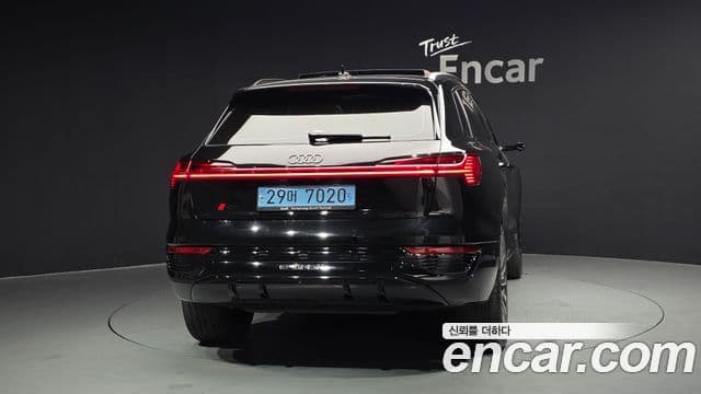 Audi Q8 e-Tron (GE) Premium, 2024 4