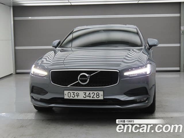 Volvo S90 D4 Momentum, 2018 3