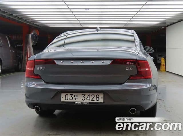 Volvo S90 D4 Momentum, 2018 4
