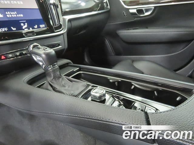 Volvo S90 D4 Momentum, 2018 11