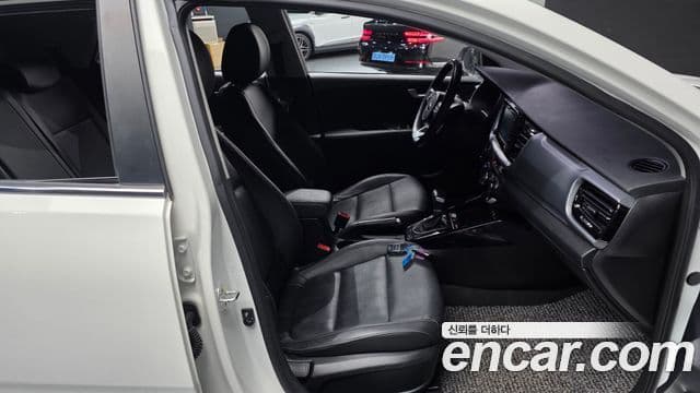 Kia Stonic Trendy, 2019 10