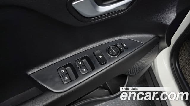 Kia Stonic Trendy, 2019 18