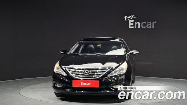 Hyundai YF Sonata чёрный, 2011 3