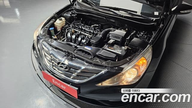 Hyundai YF Sonata чёрный, 2011 6