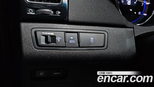 Hyundai YF Sonata чёрный, 2011 13