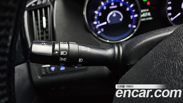 Hyundai YF Sonata чёрный, 2011 14