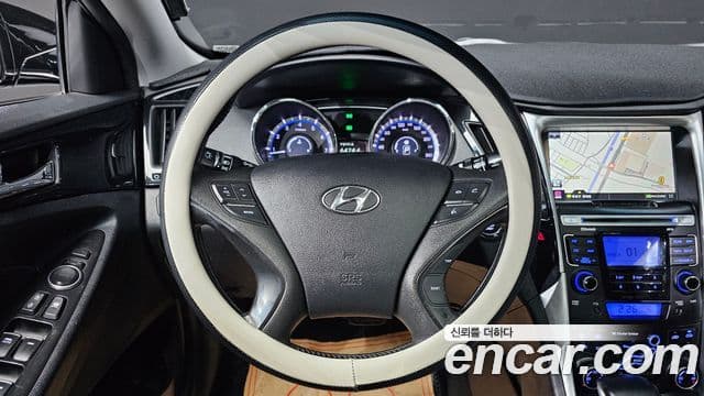 Hyundai YF Sonata чёрный, 2011 15