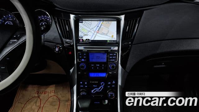 Hyundai YF Sonata чёрный, 2011 16