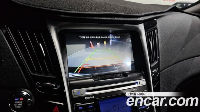 Hyundai YF Sonata чёрный, 2011 17