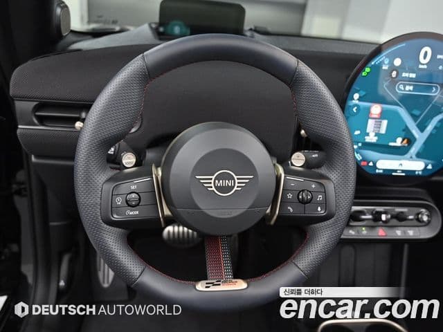 Mini Cooper S кабриолет 4세대 JCW, 2025 13