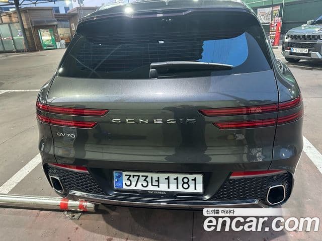 Genesis GV70, 2024 3