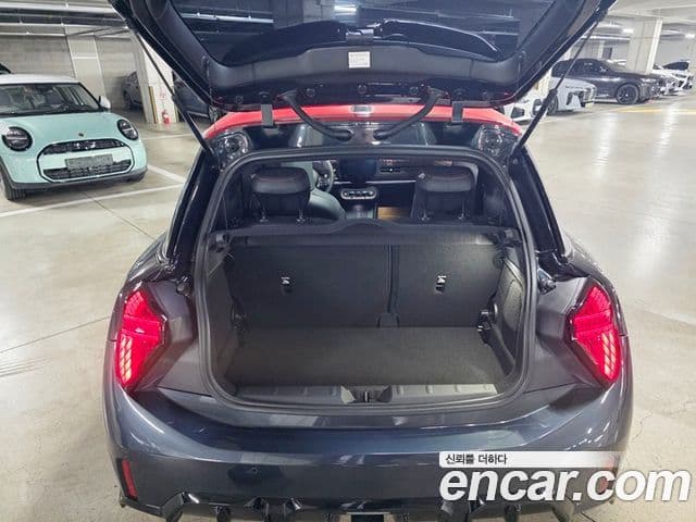 Mini Cooper S 4세대 JCW, 2025 12